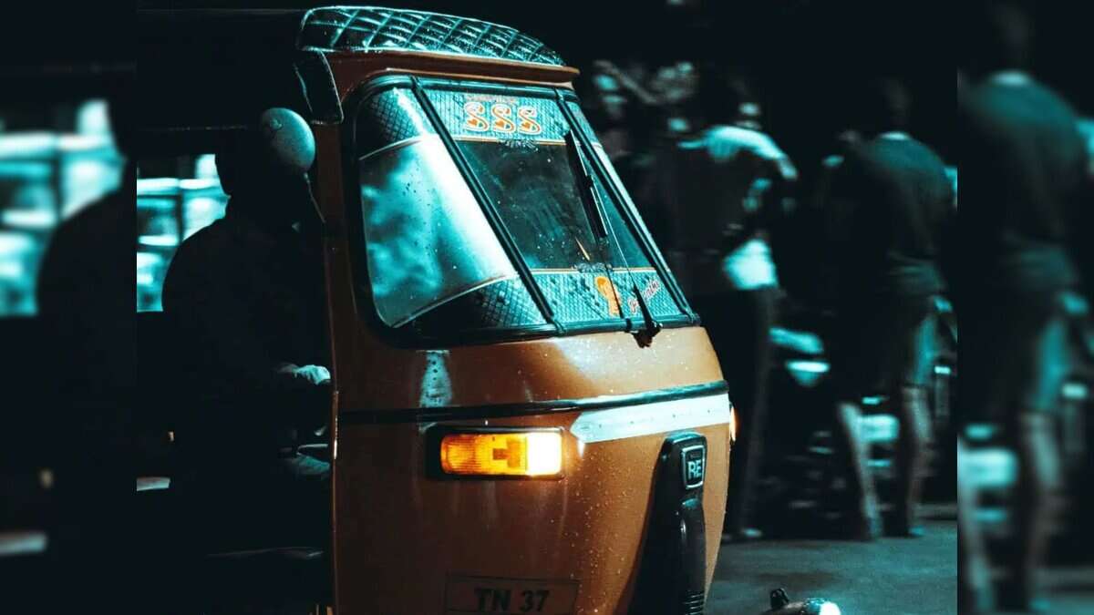 A dimly lit auto-rickshaw at night, symbolising the life of a Hyderabad auto driver who died after alleged police brutality in Rajendranagar.