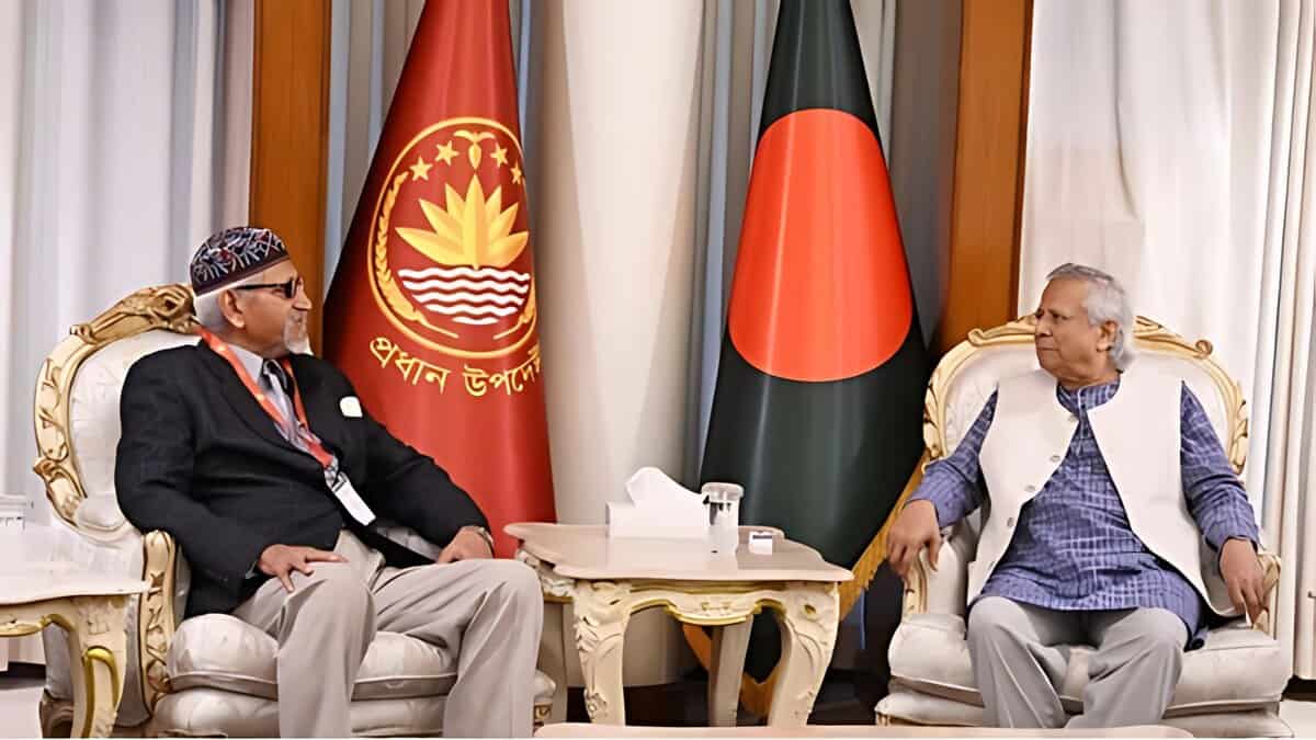 Bangladeshi Ret Major General ALM Fazlur Rahman with Bangladesh advisor Yunus.