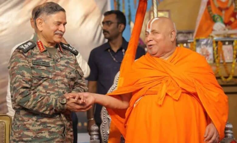 Chief of Army Staff (COAS) General Upendra Dwivedi’s visits the ashram of Jagadguru Rambhadracharya in Chitrakoot, Madhya Pradesh.
