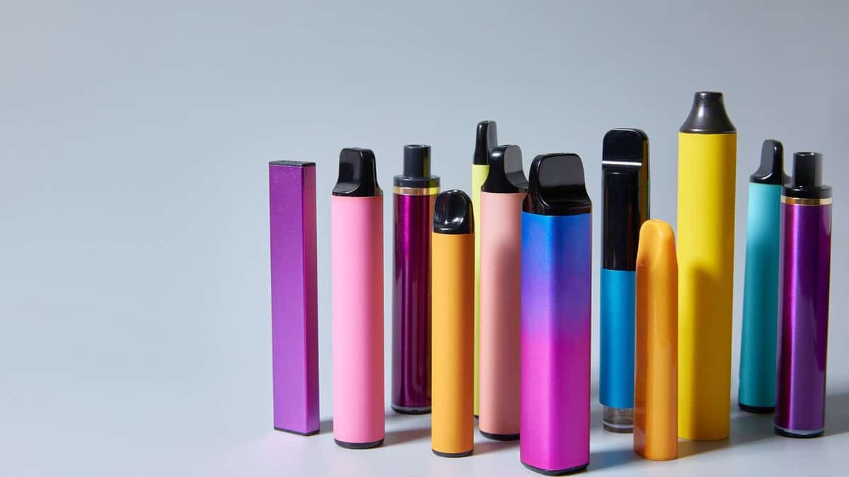 Representational Image of various e cigarettes placed on a table