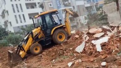HYDRAA on May 28, conducted demolition drives against unauthorised constructions near the GHMC park at Alwyn Crossroads, Kondapur.