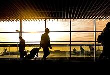 Representational photo of passengers arriving at Hyderabad airport following advisory.