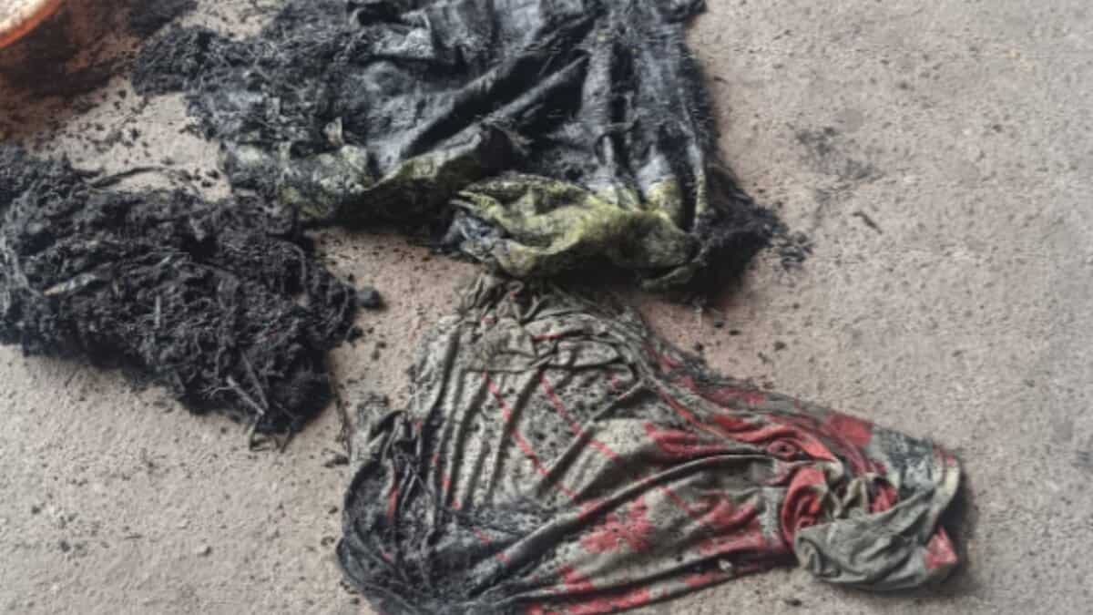 Hyderabad water board officals on May 16 found blankets, bed sheets, plastic items, and other solid waste clogging manholes at Malakpet and Nalgonda intersections under Riyasat Nagar limits