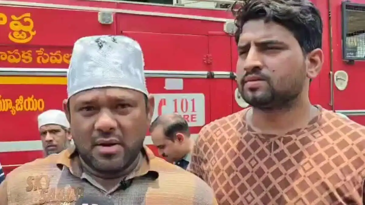 Mohd Azmath and Mir Zahed attempt to rescue people trapped in Hyderabad fire accident.