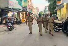 Hyderabad police carry out marches in Mir Chowk