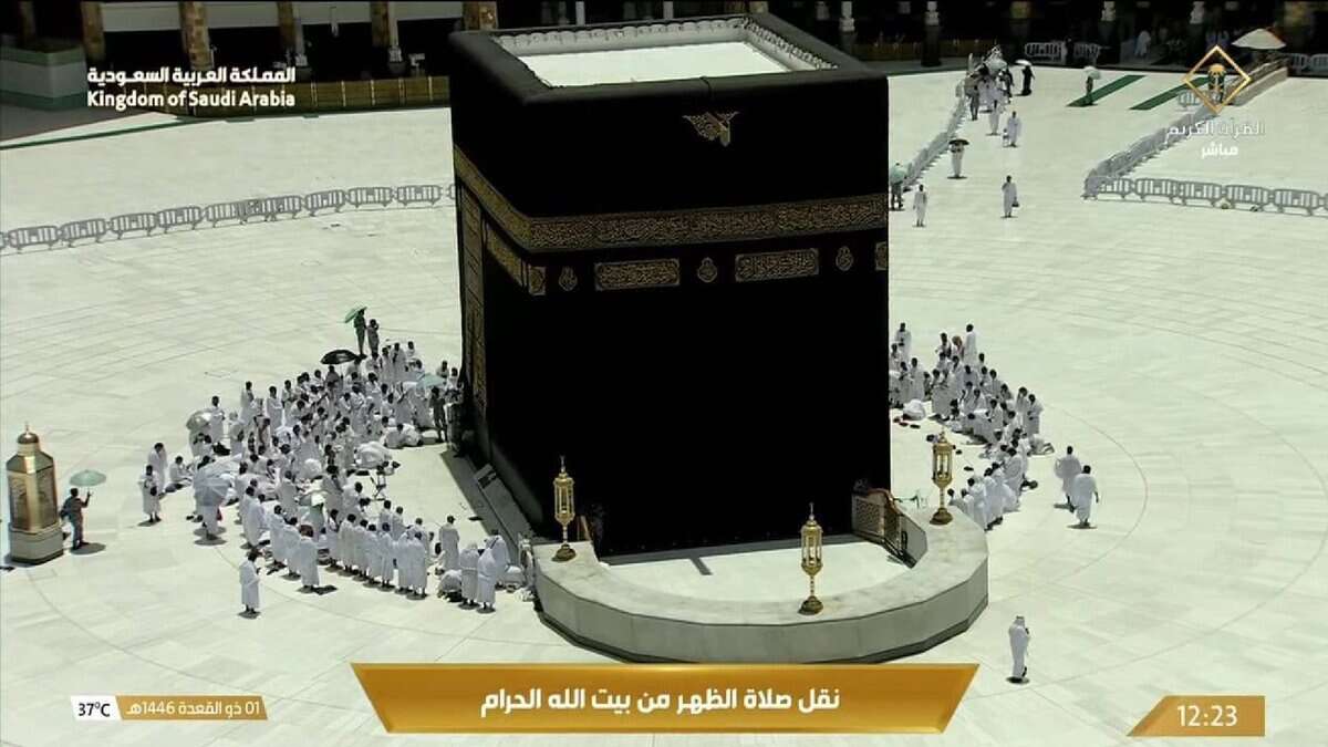 Pilgrims perform Tawaf around the Kaaba in a nearly empty Mataf area at Makkah’s Grand Mosque.