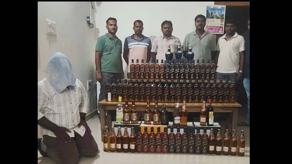 Image of seven persons arrested from Moinabad