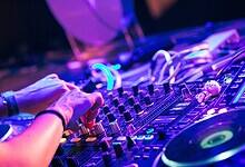Representational Image of DJs performing at Hyderabad pubs