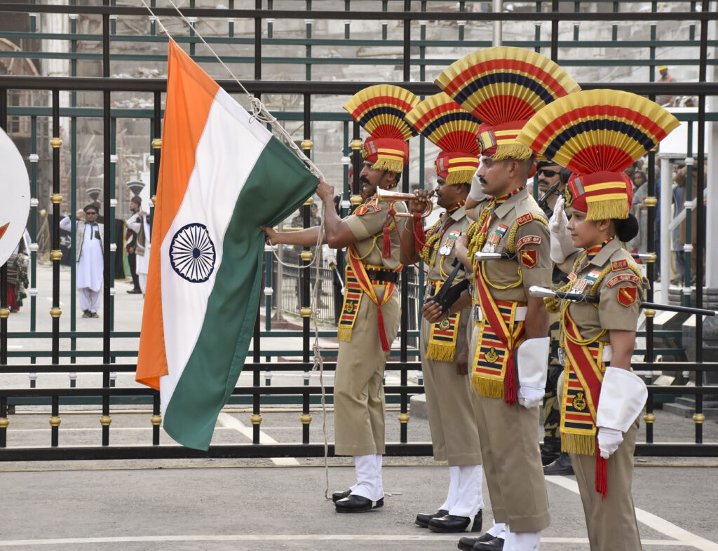 Retreat ceremony resumes at Attari