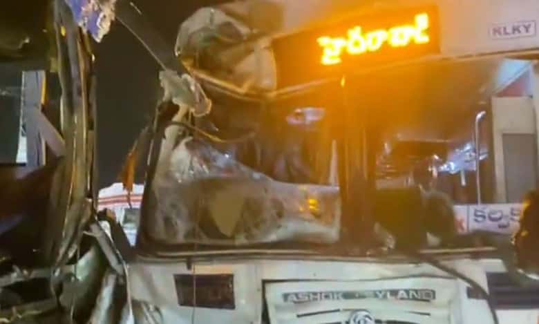 Bus accident in Ranga Reddy on Sunday, May 4