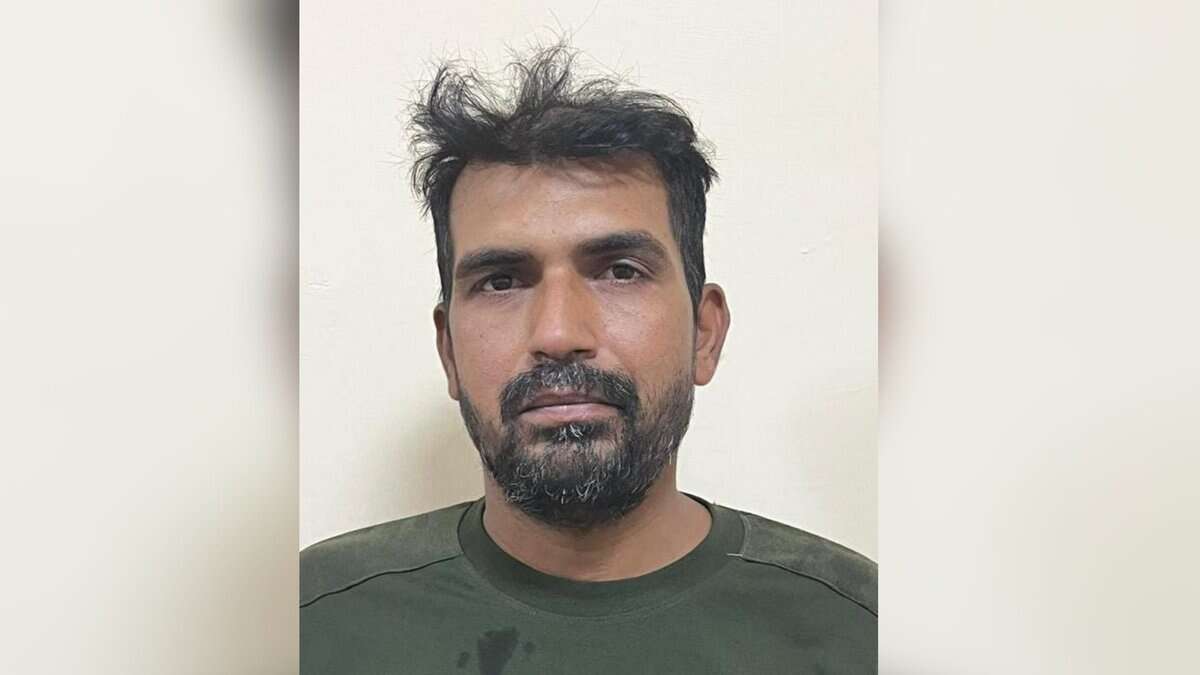 The image displays a picture of BSF jawan Purnam Kumar Shaw