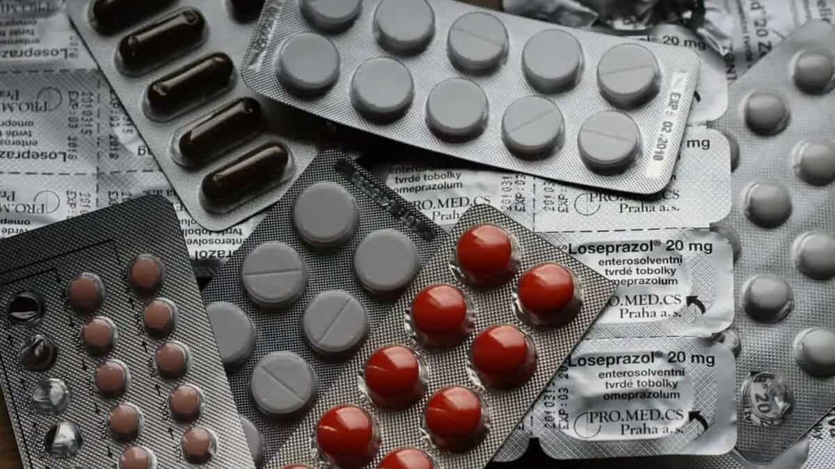 The image displays a picture of medicines