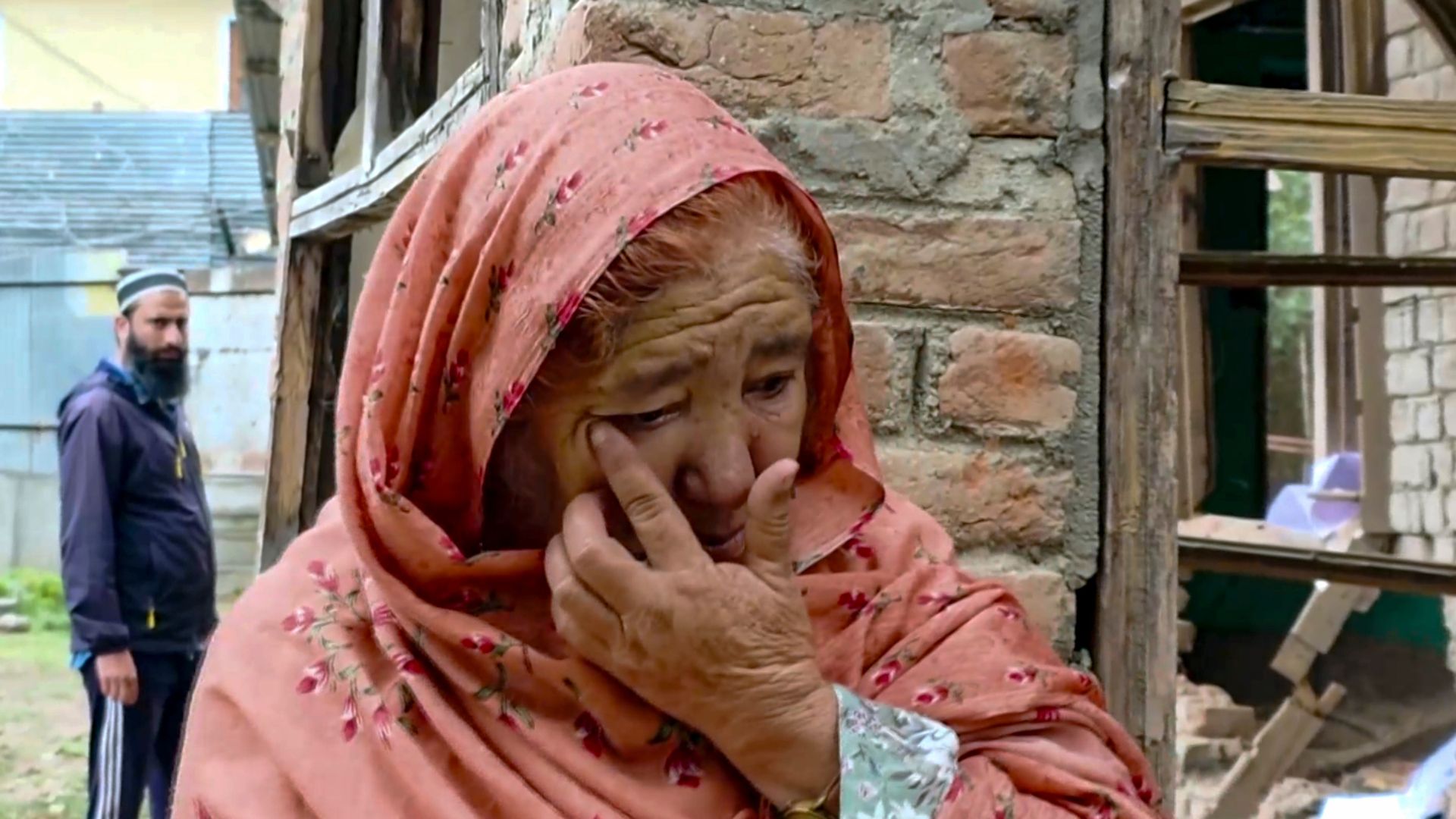 Pakistani troops shell areas near LoC, woman killed