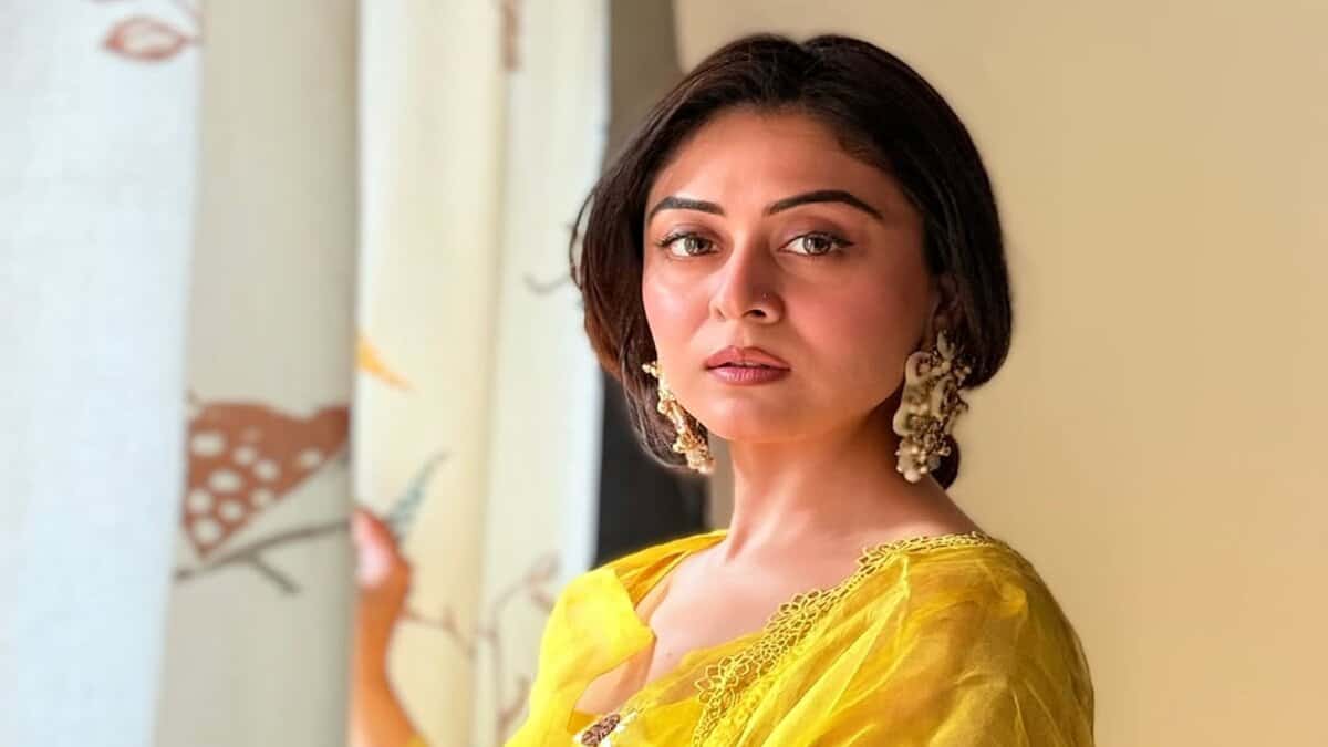 Falaq Naaz questions loyalty of fellow Muslim celebs for staying silent amid rising Indo-Pak tensions