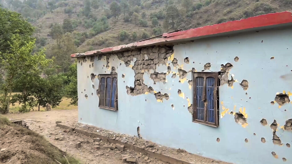 Heavy shelling by Pak troops along LoC in J-K