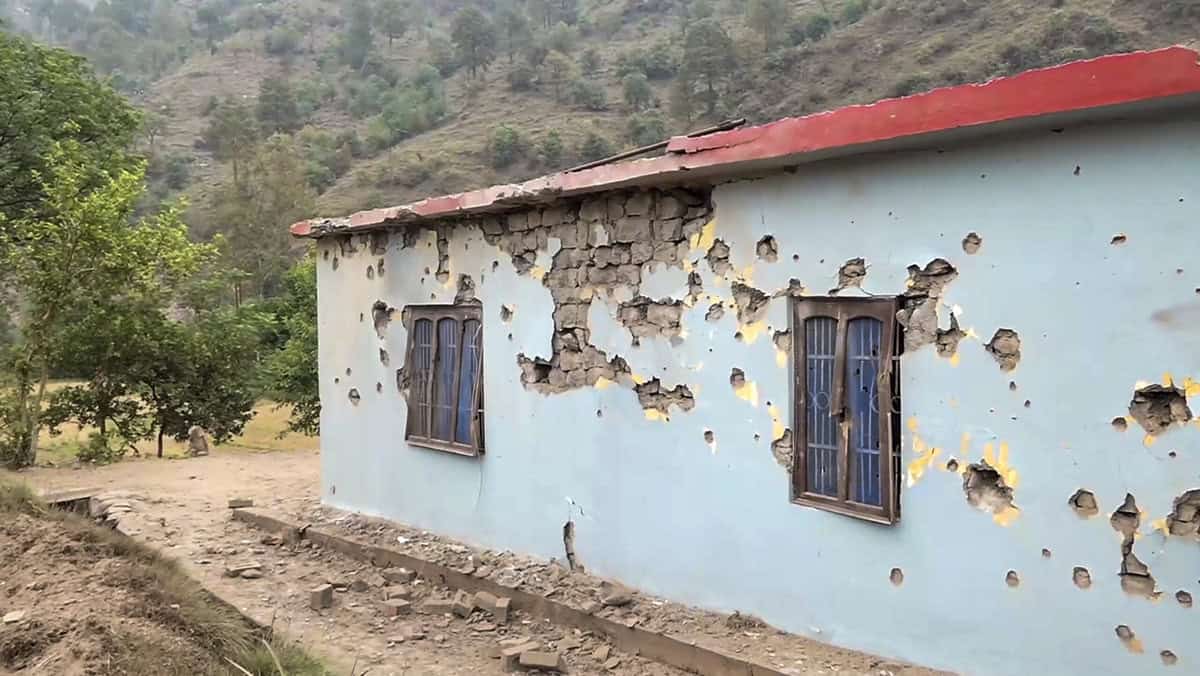 Heavy shelling by Pak troops along LoC in J-K