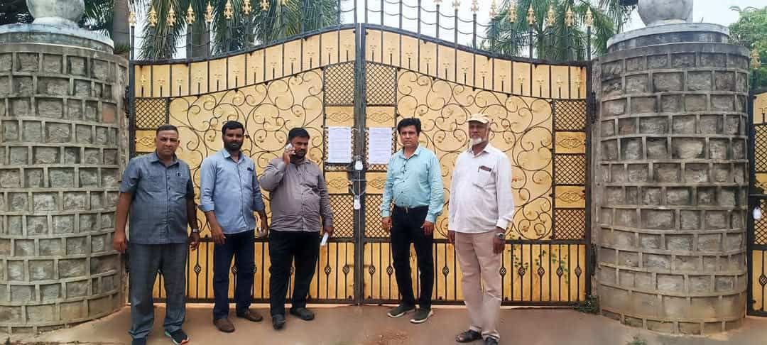 Telangana Waqf Board seizes Dargah land for non-payment of dues at Pahad Shareef in Hyderabad. Officials after seizing the property.