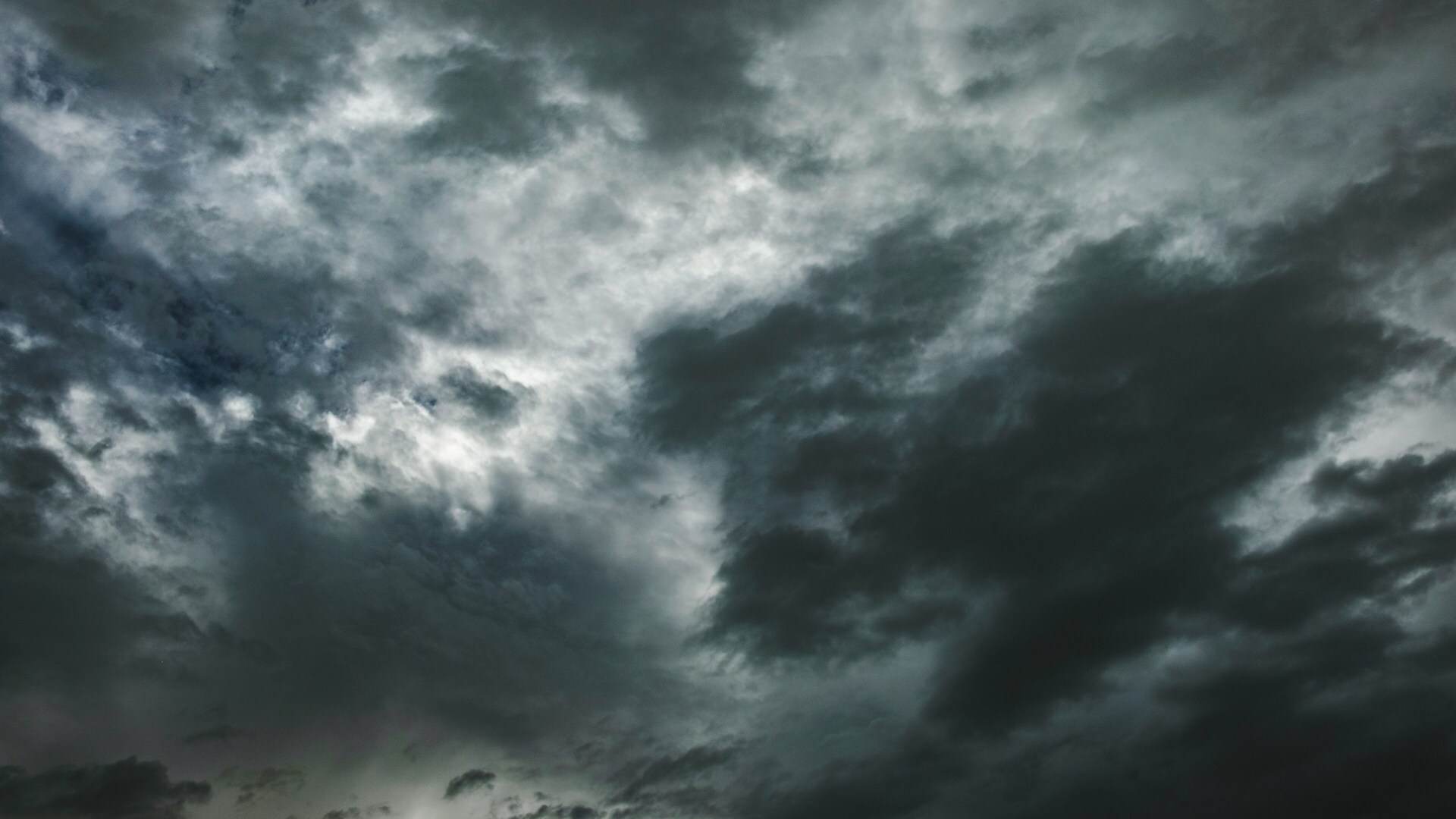 Cloudy sky ahead of the rains