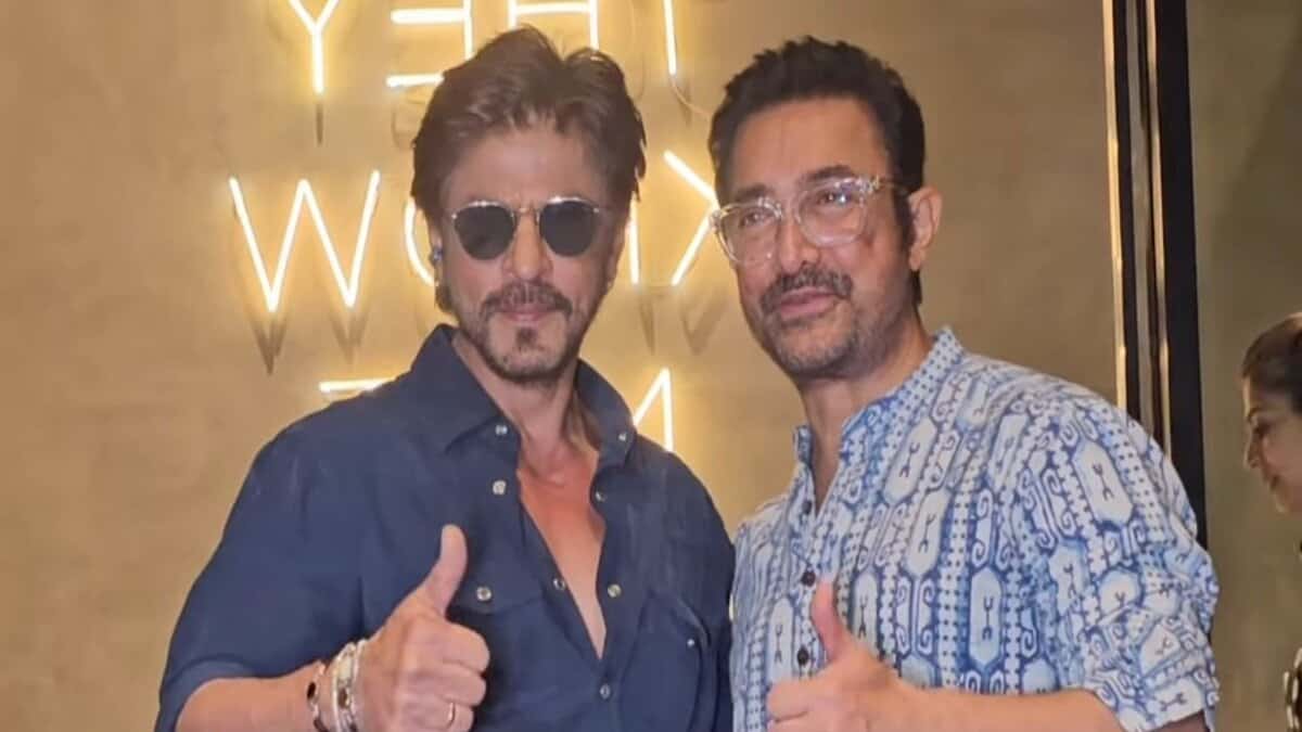 Bollywood actors Shah Rukh Khan and Aamir Khan (X)