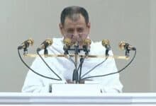 The image of Imam and Preacher of the Grand Mosque Sheikh Dr Saleh bin Abdullah bin Humaid while delivering the Arafat sermon at Namira Mosque during Haj 2025.