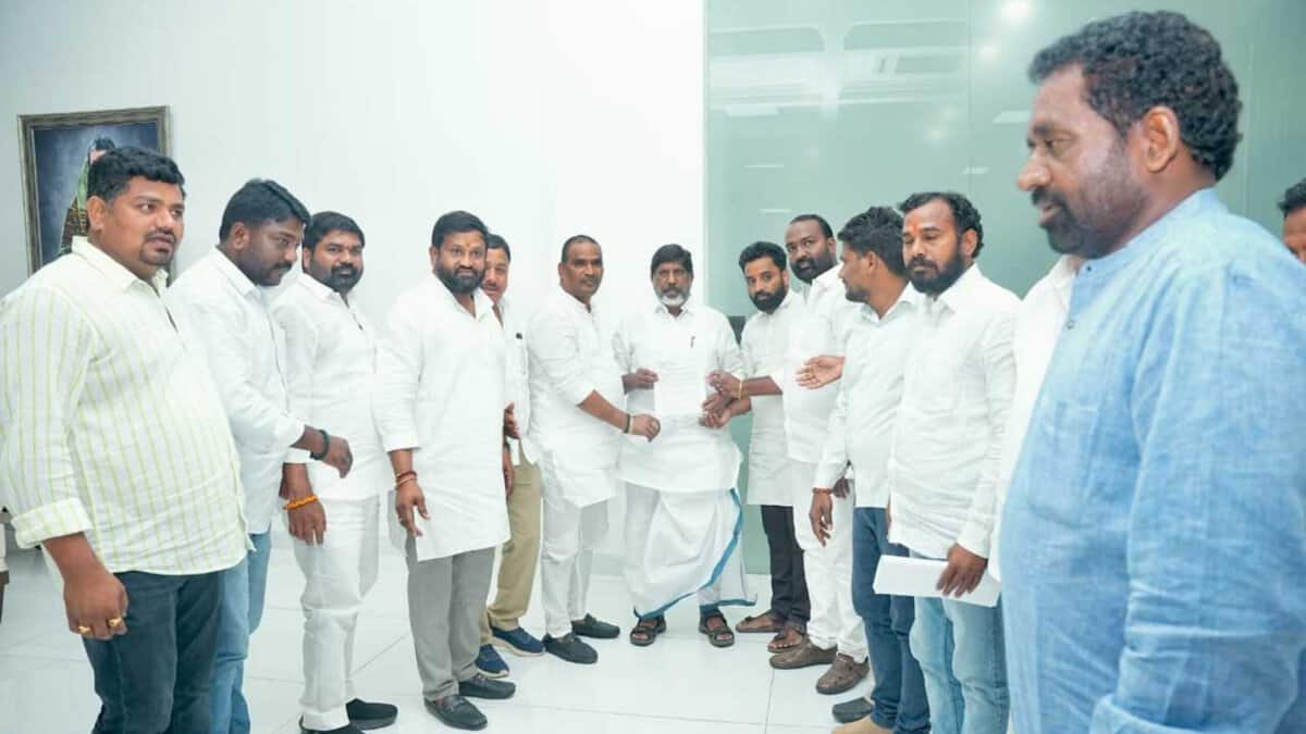Golla, Kuruma communities demand representation in Telangana cabinet.