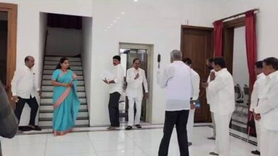 Kavitha meets KCR