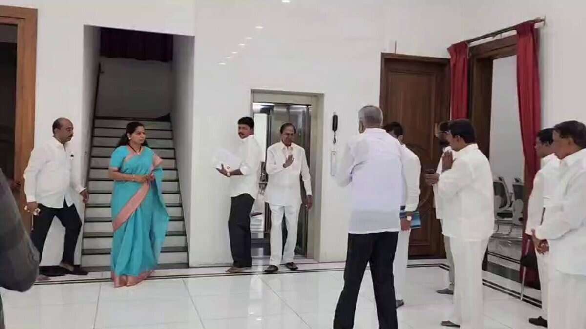 Kavitha meets KCR