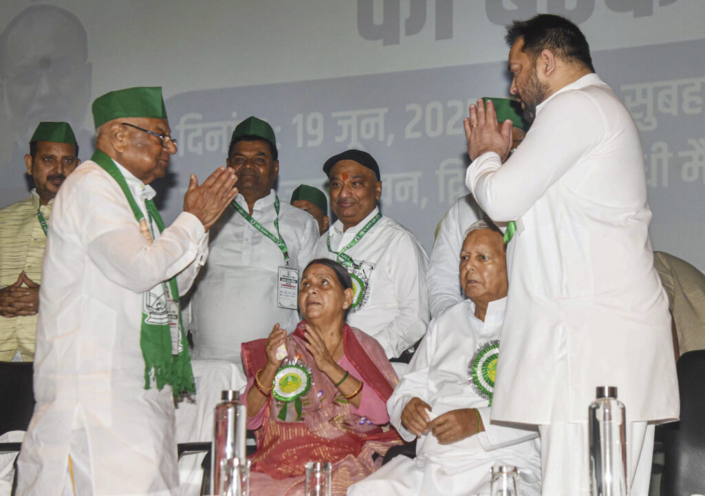 Lalu files nominations for RJD President