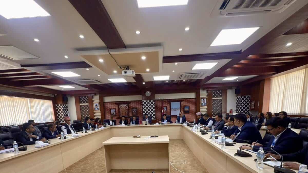 Nepal prepares rescue plan (1)