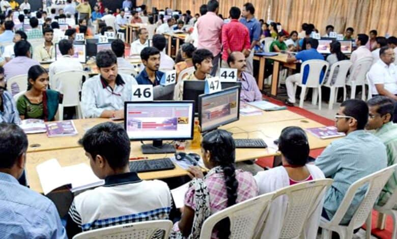 The Telangana Admission and Fee Regulatory Committee has ordered that fee for private and unaided institutions teaching professional courses have to follow last year's fee structure.