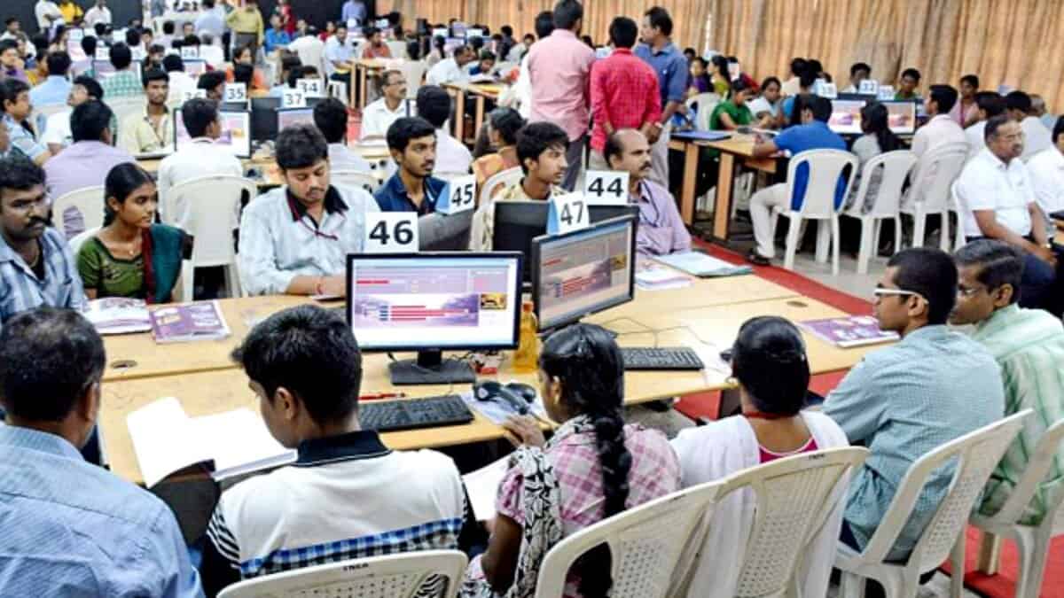 The Telangana Admission and Fee Regulatory Committee has ordered that fee for private and unaided institutions teaching professional courses have to follow last year's fee structure.
