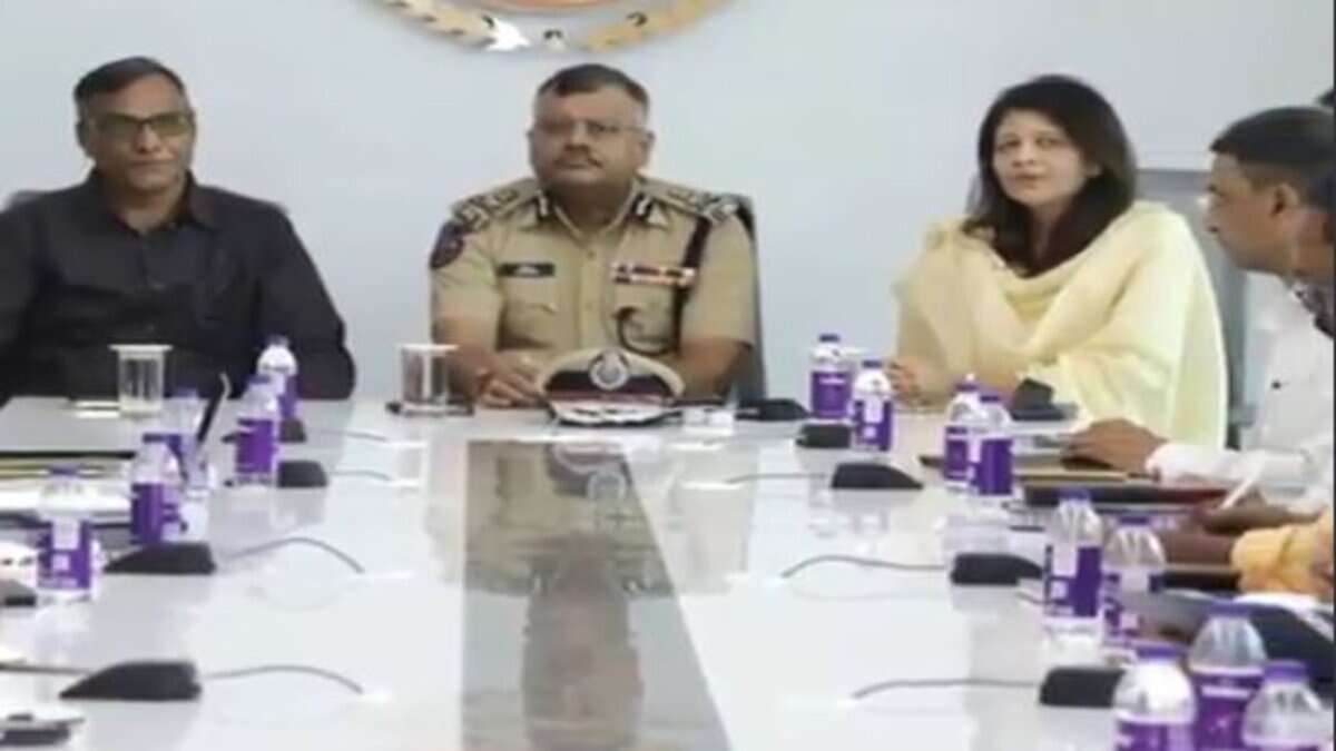 Telangana DGP Dr Jitendra (center) along with Director of TGCSB, Shikha Goel and Vice-Chancellor of NALSAR Prof Srikrishna Deva Rao during a presentation at the TGCSB office