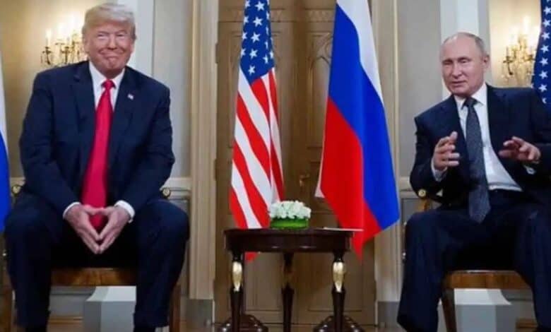 US President Donald Trump and his Russian counterpart Vladimir Puti (1)
