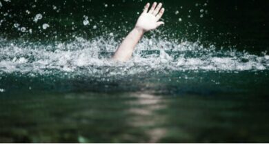 An image of a drowning person, used for representational purpose