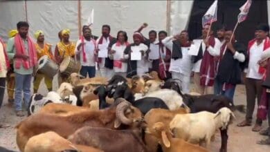 Members of the Yadav community protest at the Telangana Bhavan