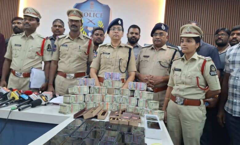DCP North Zone team with seized cash