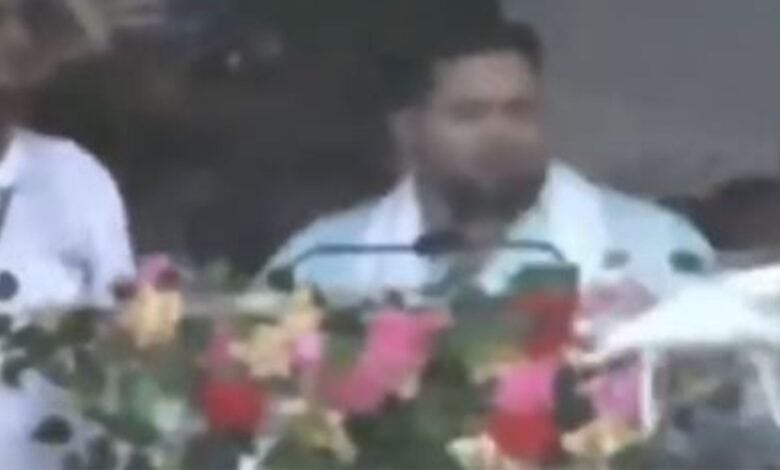 RJD leader Tejashwi Yadav ducks on stage