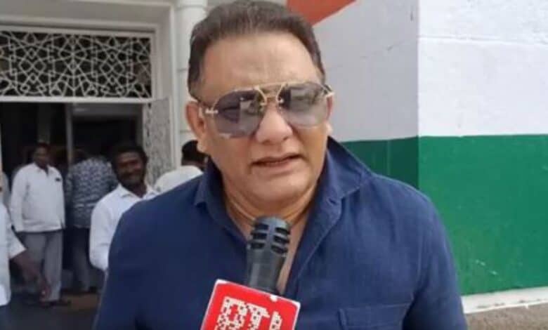 Azhauddin speaks to media in Hyderabad