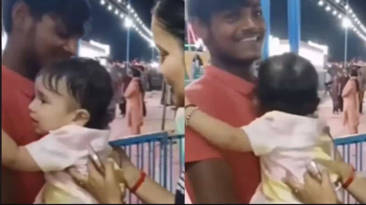 baby refuses to leave ride operator even after mothers returns