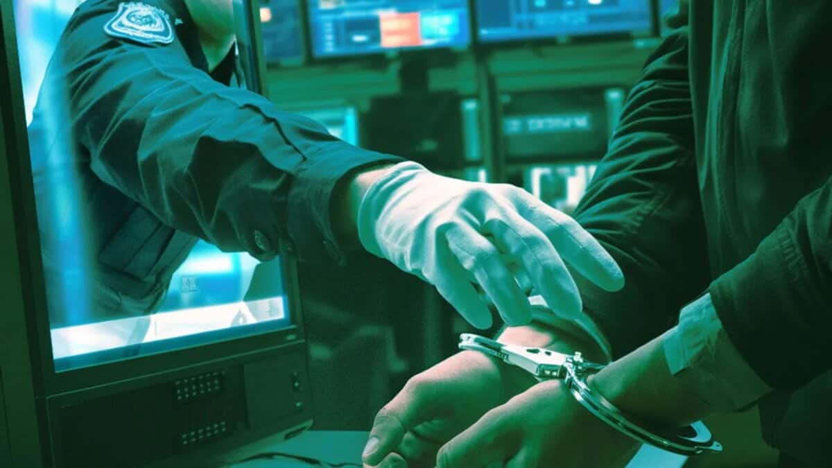 Hyderabad cyber crime police arrests two for investment fraud.