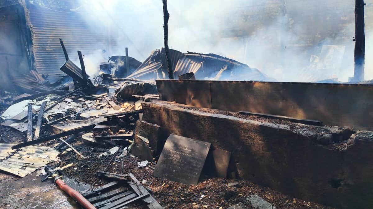 Fire breaks out at Moazzam Jahi market