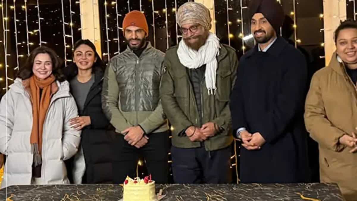 Hania Aamir with Sardaarji 3 team