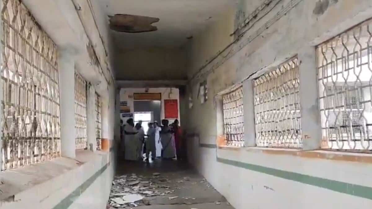 Ceiling plaster fall off in warangal hospital