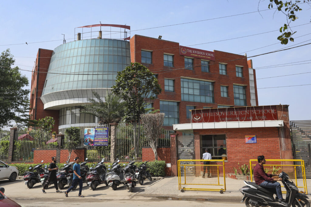 Delhi school receives bomb threat