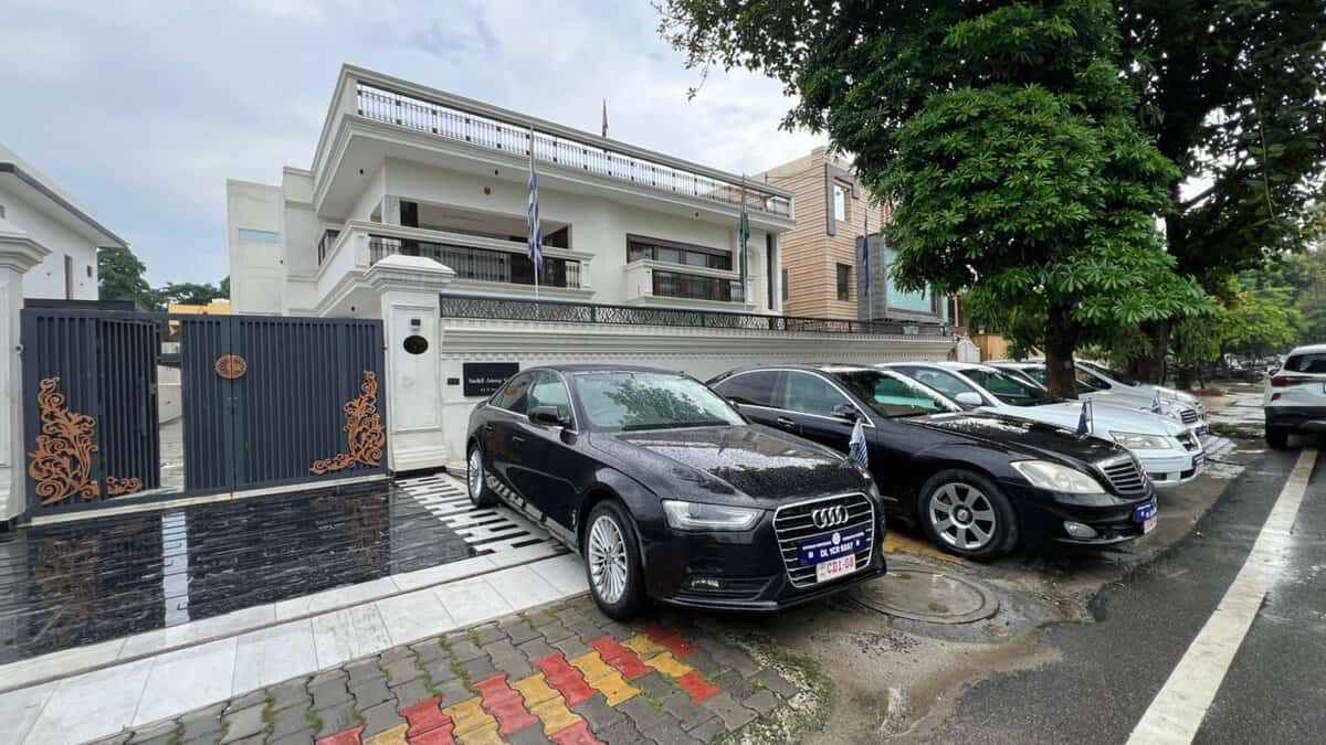 Fake consulate busted in UP fancy cars and luxurious exteriors of the two storied building