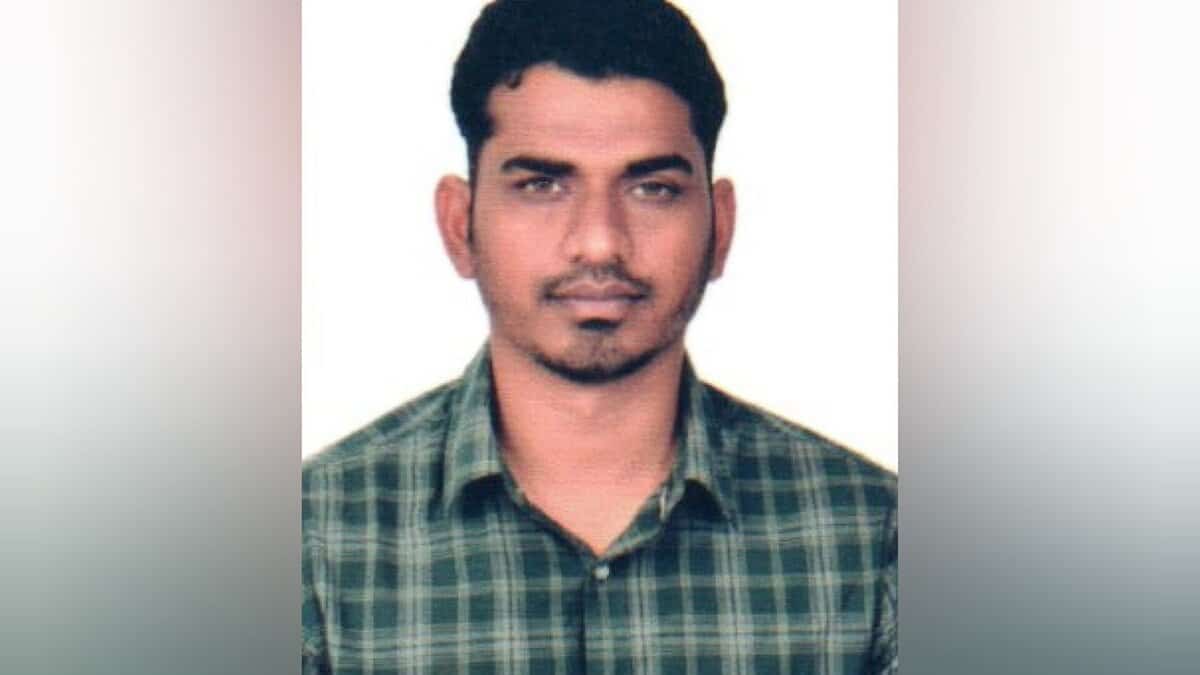 The image of a Hyderabadi man Sameer Ahmed who won Rs 11 lakh in Big Ticket draw.