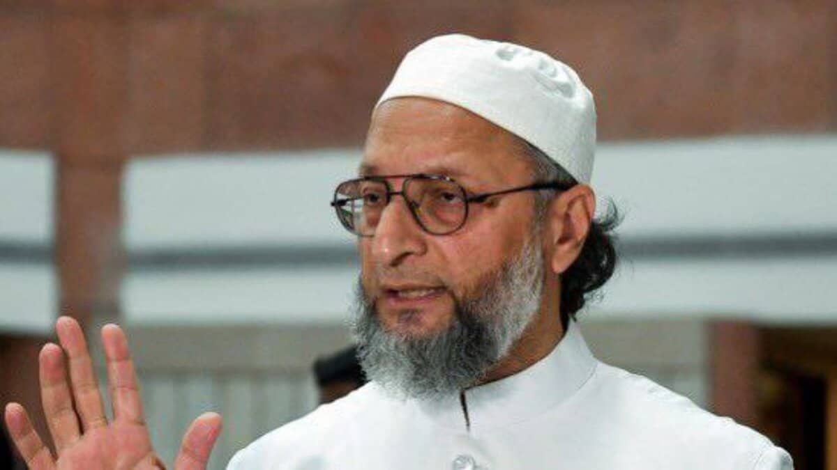 AIMIM president Asaduddin Owiaisi addresses a meeting