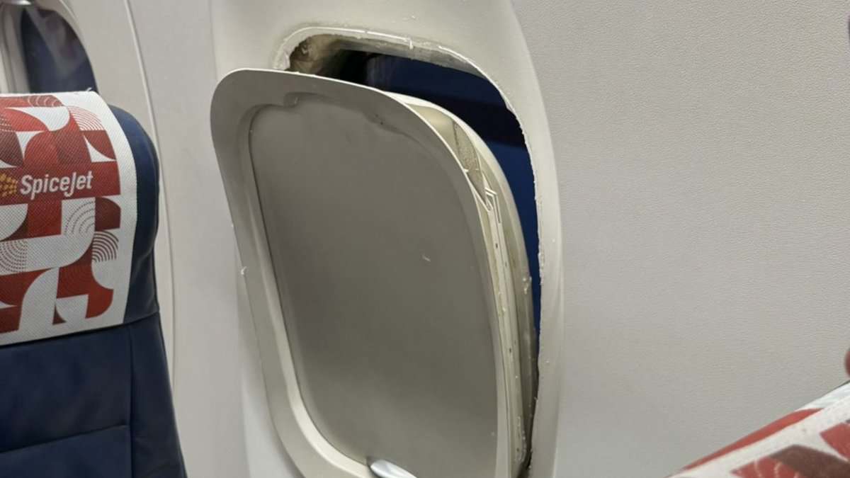 Window frame of Spicejet flight