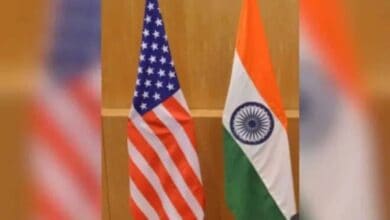 India US flags