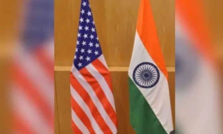 India US flags